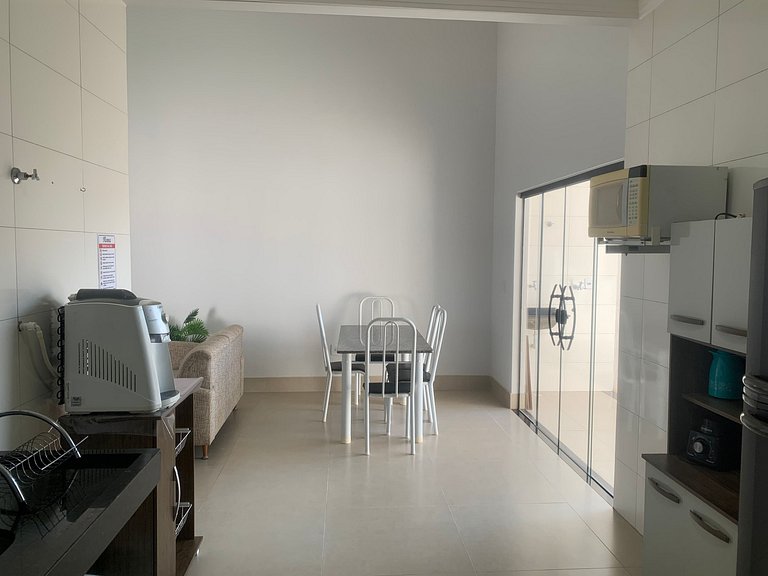 Linda Casa com Piscina aquecida e área de Lazer